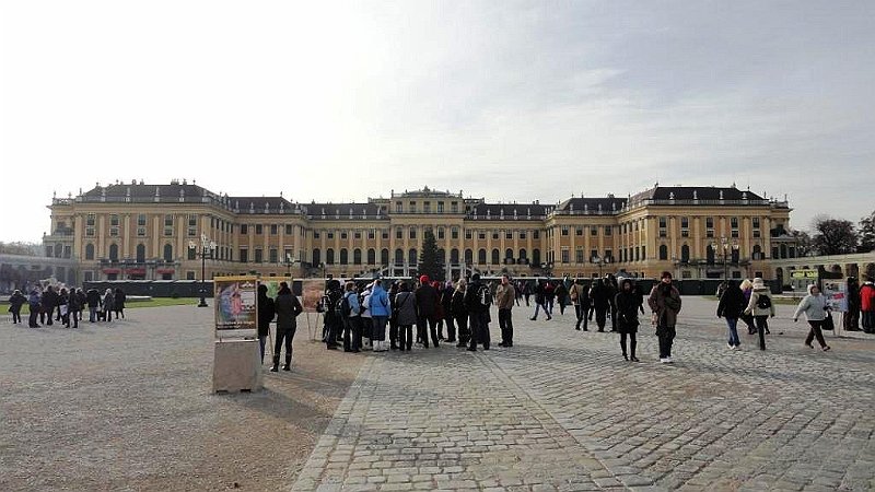 DSC01049 01.JPG - Schönbrunn kastély a császári család egykori rezidenciája.